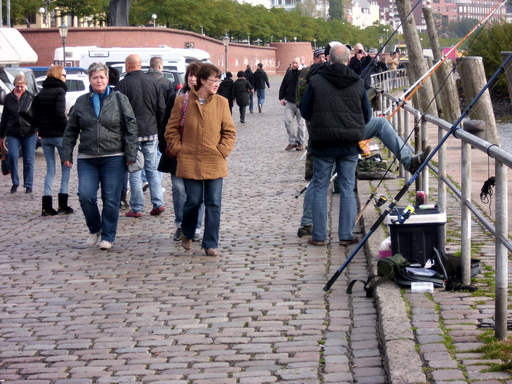 Buttangeln am Fischmarkt